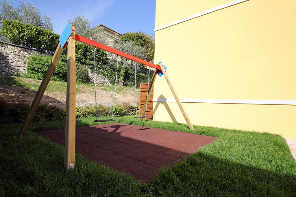 Appartamenti Corte Leonardo Garda  Exterior photo