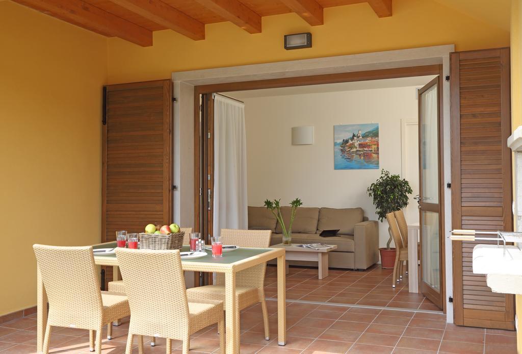 Appartamenti Corte Leonardo Garda  Exterior photo